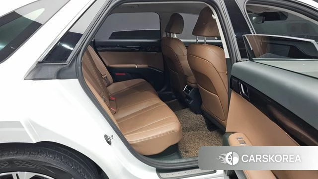 Hyundai Grandeur Hybrid (GN7) 2023 Белый из Кореи, фото 2