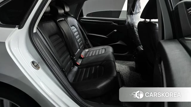 Volkswagen The New Passat 2018 Белый из Кореи, фото 2