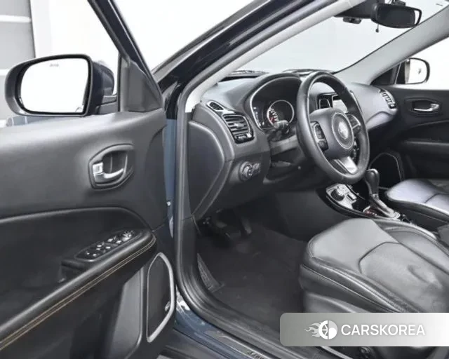 Jeep Compass 2nd Generation 2018 Серый из Кореи, фото 2