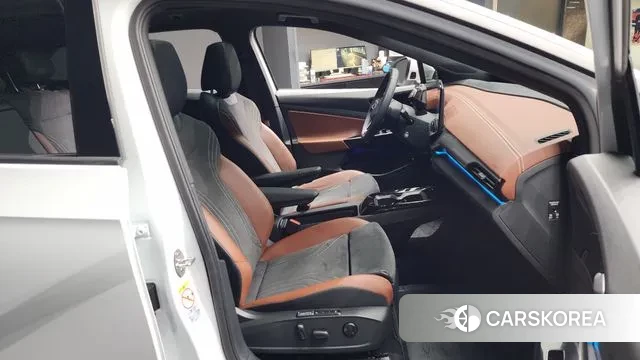 Volkswagen ID.4 2023 Белый из Кореи, фото 2