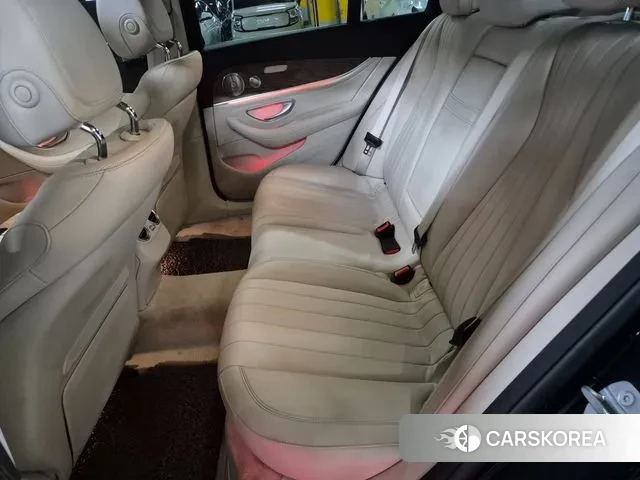 Mercedes-Benz E-Class W213 2018 Синий из Кореи, фото 2