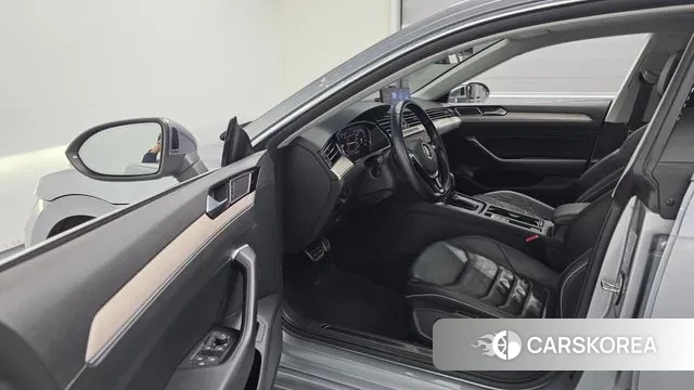 Volkswagen Arteon 2020 Серебристо-серый из Кореи, фото 2