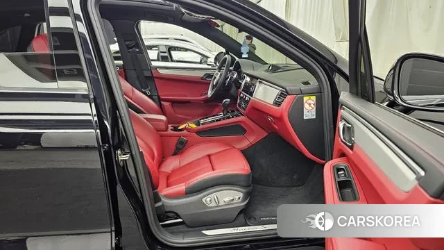 Porsche Macan 2023 Черный из Кореи, фото 2