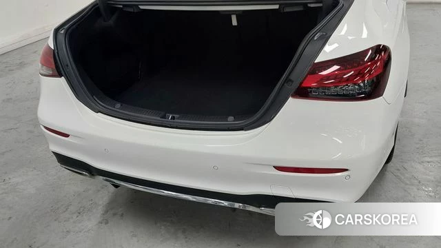 Mercedes-Benz E-Class W213 2022 Белый из Кореи, фото 2