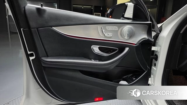 Mercedes-Benz E-Class W213 2019 Белый из Кореи, фото 2