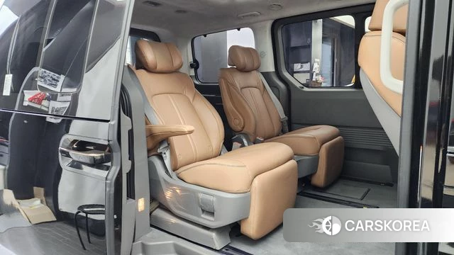 Hyundai Staria 2023 Черный из Кореи, фото 2