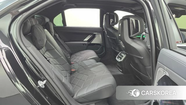 BMW 7 Series (G70) 2025 Черный из Кореи, фото 2