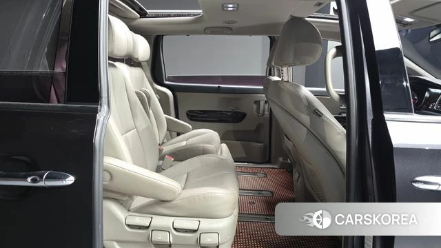 Kia The New Carnival 2018 Серый из Кореи, фото 2
