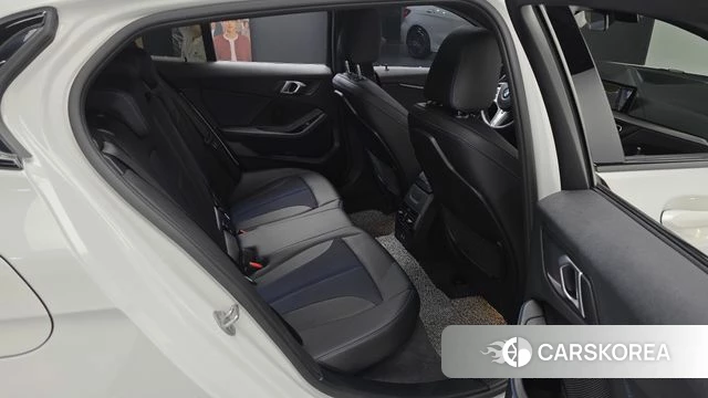 BMW 1 Series (F40) 2023 Белый из Кореи, фото 2