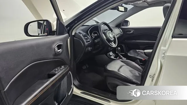 Jeep Compass 2nd Generation 2018 Белый из Кореи, фото 2