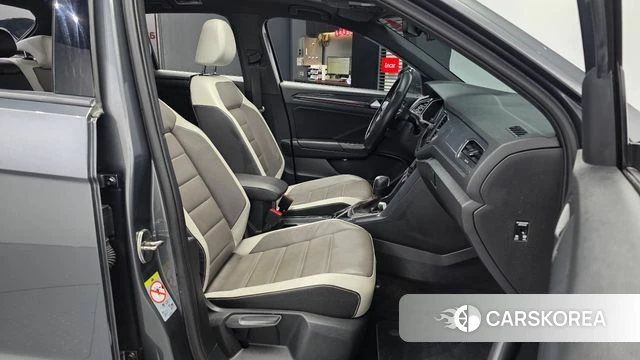 Volkswagen T-Roc 2021 Серый из Кореи, фото 2