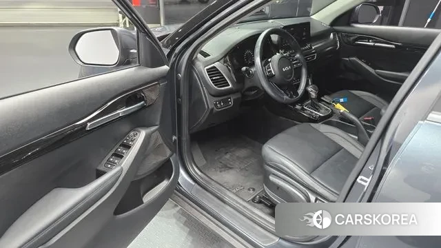 Kia Seltos 2022 Серый из Кореи, фото 2