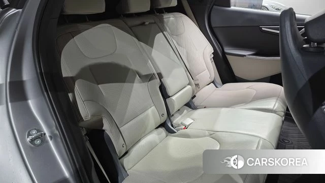 Kia EV6 2023 Серебристо-серый из Кореи, фото 2
