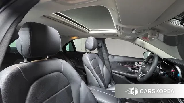 Mercedes-Benz C-Class W205 2019 Белый из Кореи, фото 2