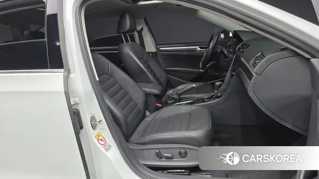 Volkswagen The New Passat 2018 Белый из Кореи, фото 2