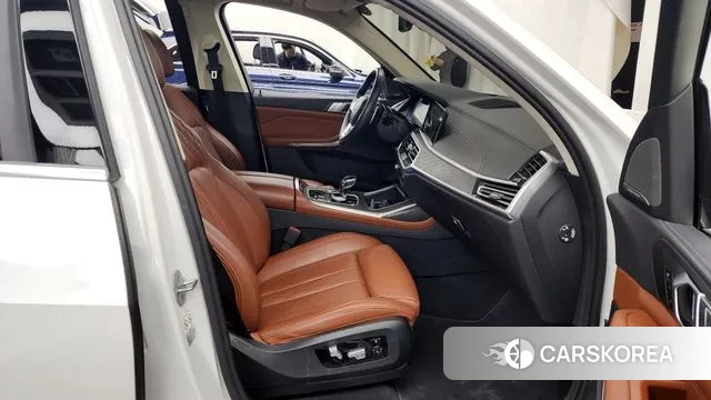 BMW X7 (G07) 2022 Белый из Кореи, фото 2