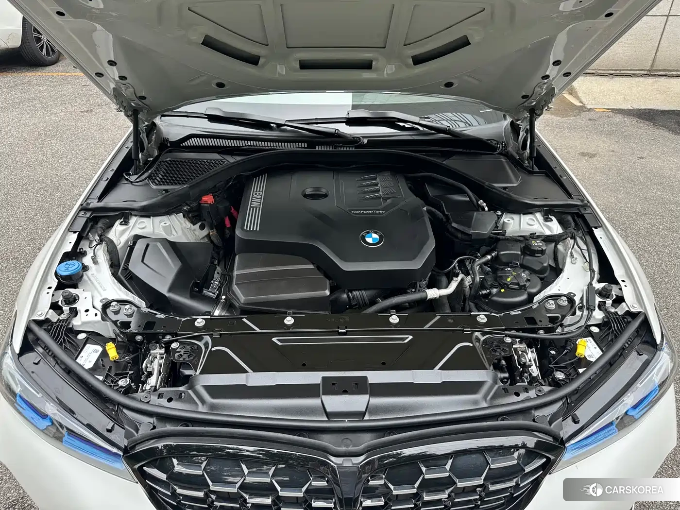 BMW 3 series 2023 Белый из Китая, фото 2