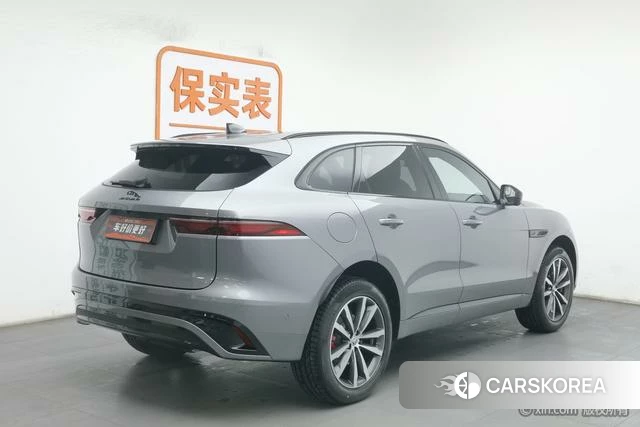 Jaguar F-PACE 2024 Темно-серый из Китая, фото 2