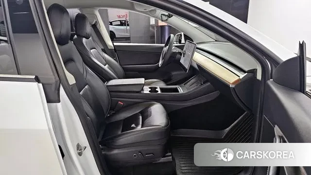 Tesla Model Y 2021 Белый из Кореи, фото 2