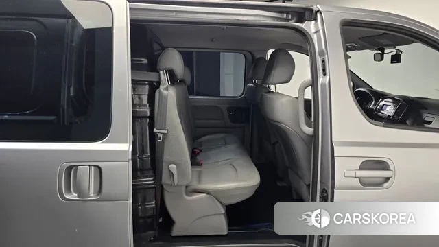 Hyundai The New Grand Starex 2021 Серебристо-серый из Кореи, фото 2