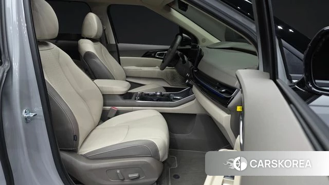 Kia The New Carnival 4th Generation 2025 Серебристо-серый из Кореи, фото 2