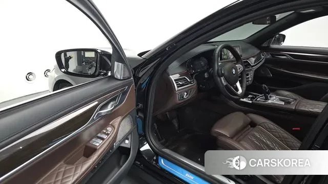 BMW 7 Series (G11) 2022 Черный из Кореи, фото 2