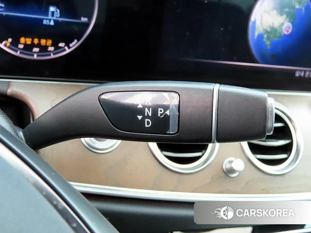 Mercedes-Benz E-Class W213 2018 Черный из Кореи, фото 2