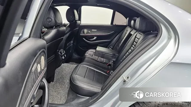 Mercedes-Benz E-Class W213 2022 Серебряный из Кореи, фото 2