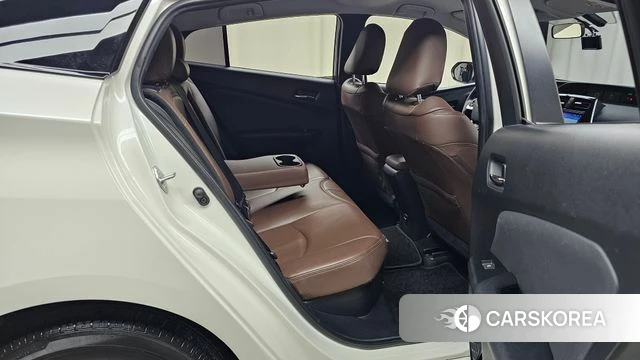 Toyota Prius 4th Generation 2018 Белый из Кореи, фото 2