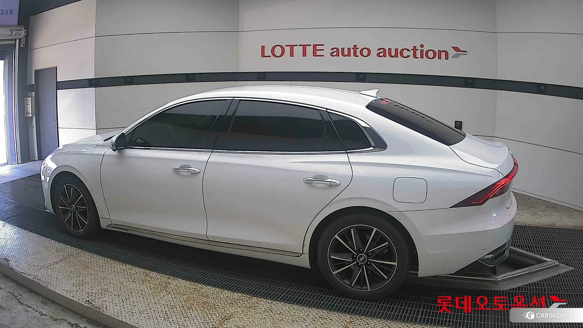 Hyundai Grandeur 2023 Serenity White Pearl (Optional addition) из Кореи, фото 2