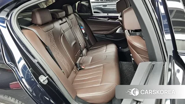 BMW 5 Series (G30) 2023 Черный из Кореи, фото 2