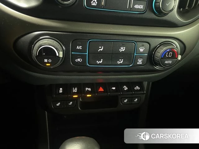 Chevrolet (GM Daewoo) Real New Colorado 2022 Белый из Кореи, фото 2
