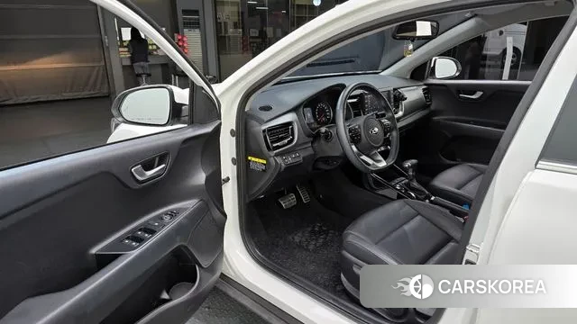 Kia Stonic 2018 Белый из Кореи, фото 2
