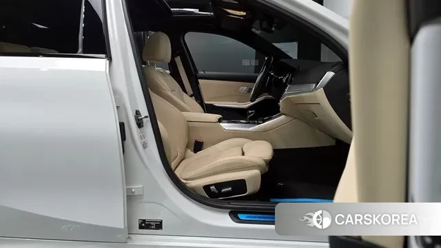 BMW 3 Series (G20) 2022 Белый из Кореи, фото 2