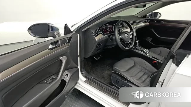 Volkswagen Arteon 2020 Белый из Кореи, фото 2