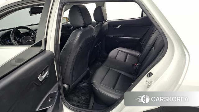 Kia Stonic 2018 Белый из Кореи, фото 2