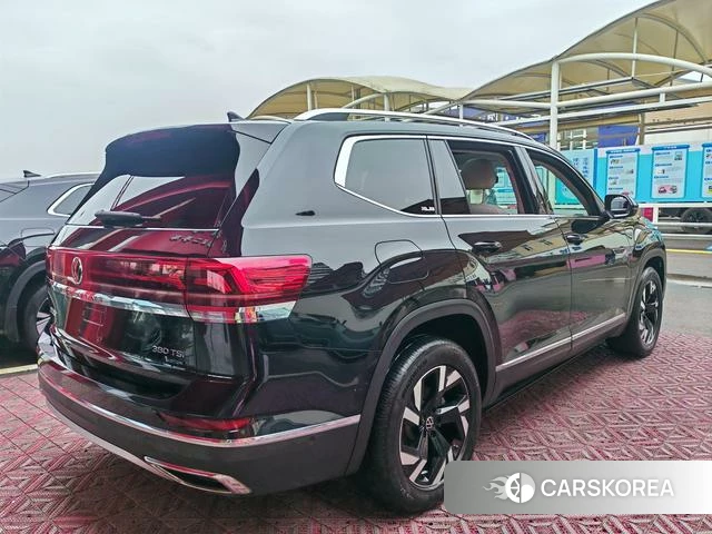 Volkswagen Tourang 2022 Черный из Китая, фото 2