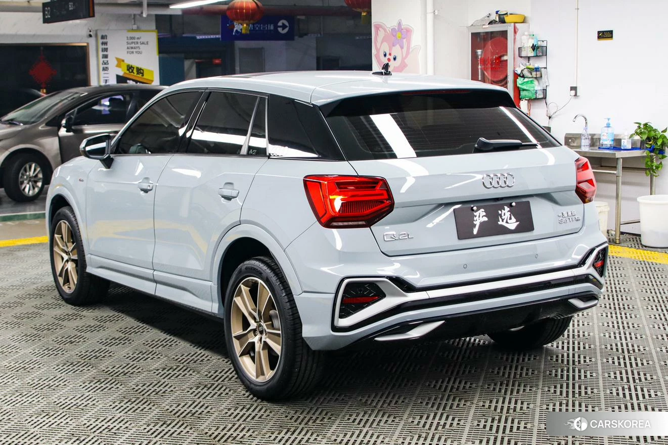 Audi Q2L 2021 Серебристо-серый из Китая, фото 2