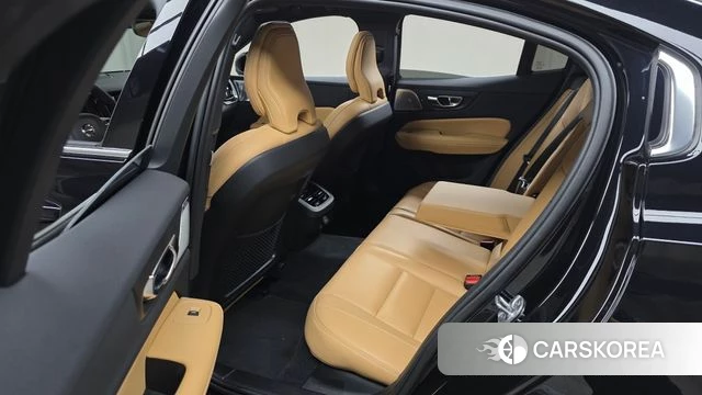 Volvo S60 3rd generation 2022 Черный из Кореи, фото 2