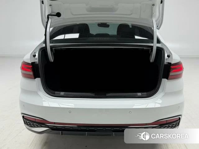 Volkswagen Lavida 2024 Белый из Китая, фото 2