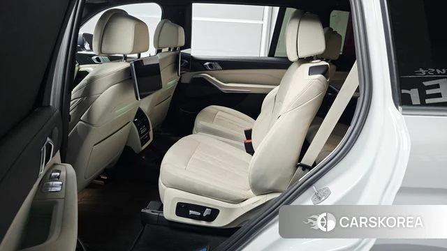 BMW X7 (G07) 2022 Белый из Кореи, фото 2