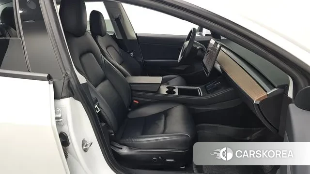 Tesla Model 3 2021 Белый из Кореи, фото 2