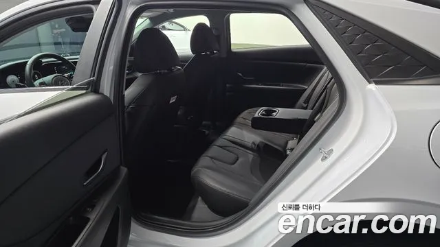 Hyundai The New Avante (CN7) 2023 Белый из Кореи, фото 2