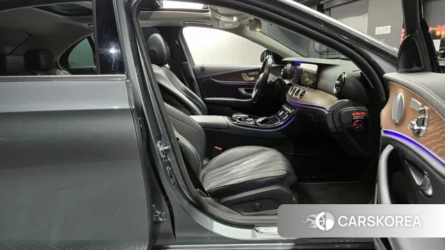 Mercedes-Benz E-Class W213 2019 Серый из Кореи, фото 2