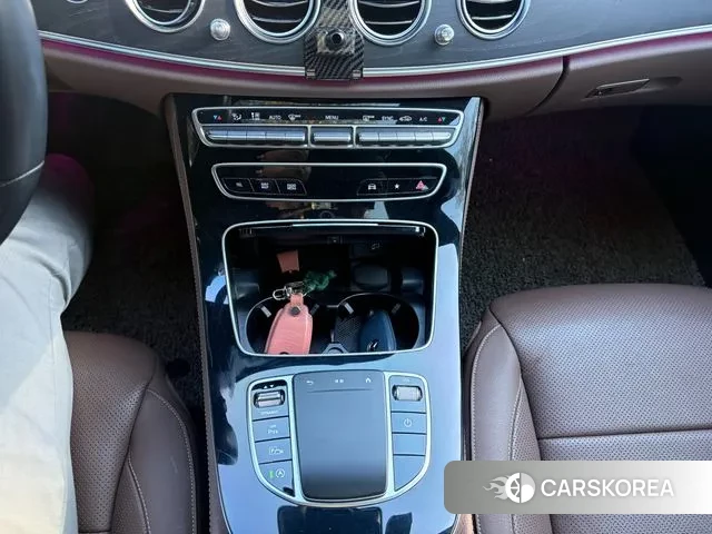 Mercedes-Benz E-Class W213 2022 Белый из Кореи, фото 2