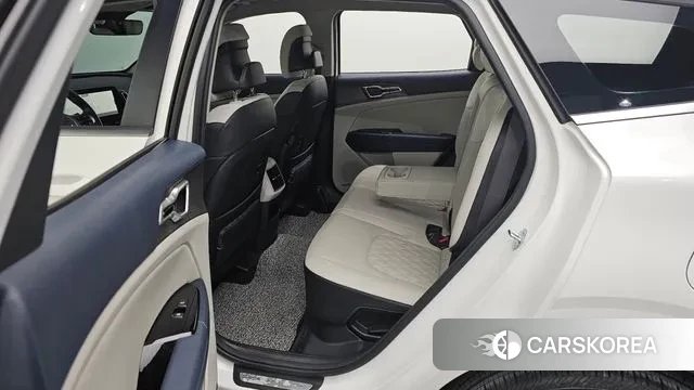 Kia Sportage 5th Generation Hybrid 2023 Белый из Кореи, фото 2