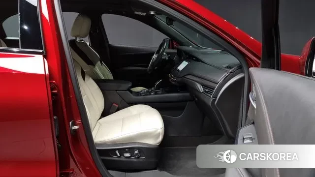 Cadillac XT4 2022 Красный из Кореи, фото 2