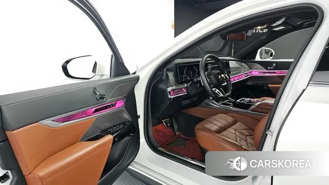 BMW 7 Series (G70) 2023 Серебряный из Кореи, фото 2