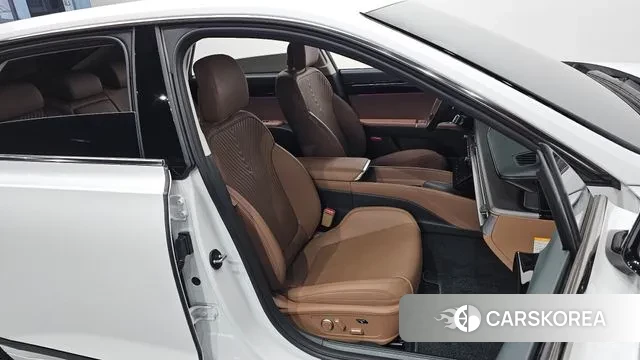 Hyundai Grandeur Hybrid (GN7) 2023 Белый из Кореи, фото 2