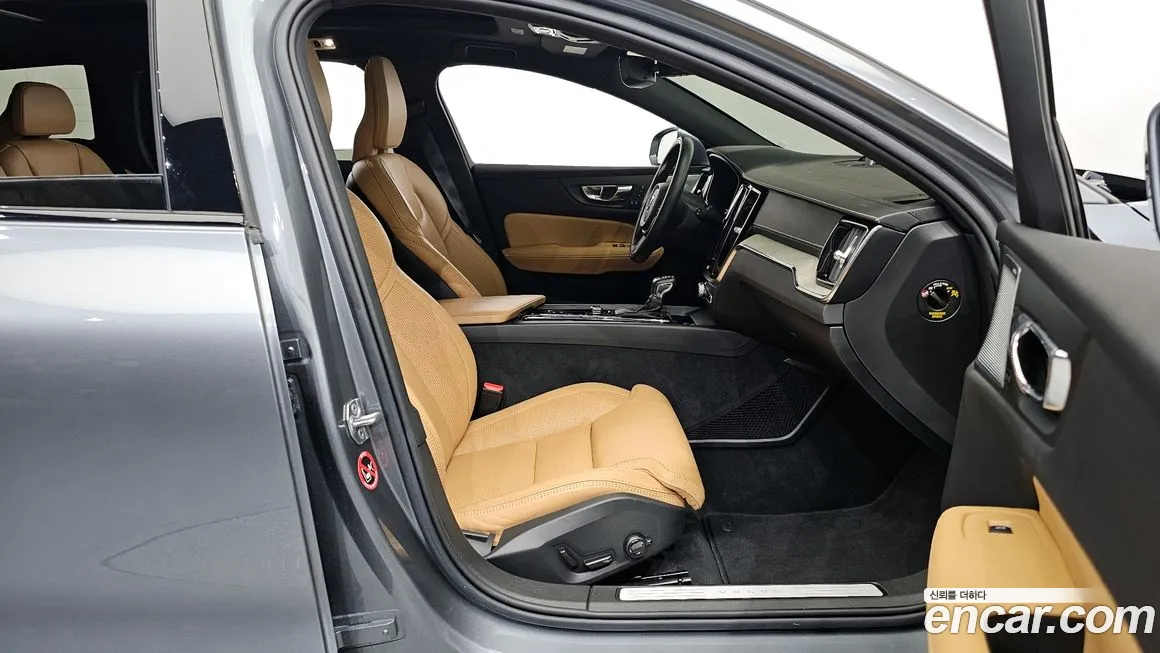 Volvo V60 Cross-Country 2nd Generation 2019 Серый из Кореи, фото 2